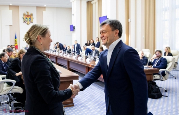 Premierul Recean, mesaj pentru ambasadorii COPS: „Cetățenii R. Moldova au făcut o alegere istorică, în ciuda interferențelor masive și acțiunilor de la Kremlin de a submina votul democratic. Vom continua să construim o republică europeană”