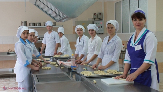 Mai mulți bani pentru alimentarea gratuită a elevilor din instituțiile de învățământ profesional tehnic secundar