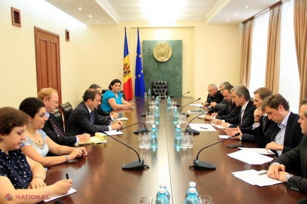 Premierul către reprezentanții FMI: „Majorările de salarii și indemnizații au acoperire financiară” 