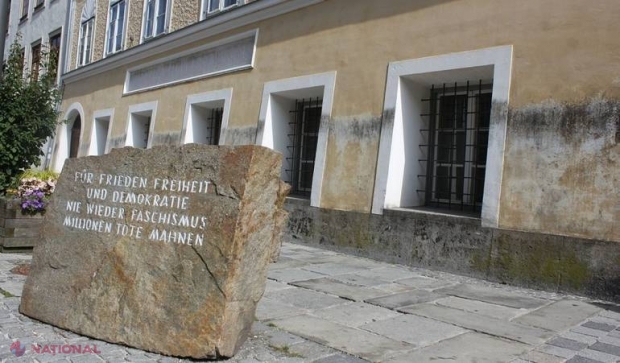 De trei ani, nimeni nu mai vrea să locuiască în casa în care s-a născut Adolf Hitler. Avertismentul scris pe o plăcuţă
