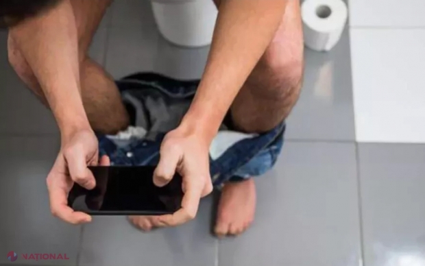 De ce nu ar trebui să-ți folosești niciodată telefonul în timp ce te afli la toaletă. Semnal de alarmă dat de medici