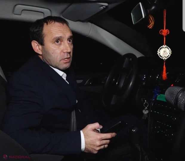 VIDEO // Preşedintele raionului Făleşti ar fi urcat în stare de ebrietate la volan. Acesta a refuzat să aştepte echipajul de poliţie pentru a fi testat: 