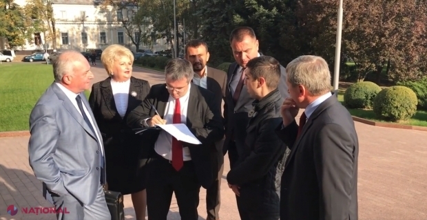 PD a depus o PETIȚIE, cu 100 de mii de semnături, la sediul Delegației UE la Chișinău. Democrații cer instituțiilor europene să INVESTIGHEZE frauda bancară