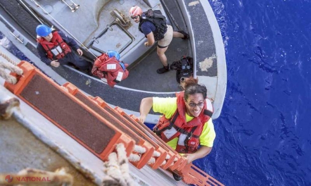 Povestea CUSUTĂ cu ață albă a celor două femei salvate din Pacific, după cinci luni de plutit în derivă
