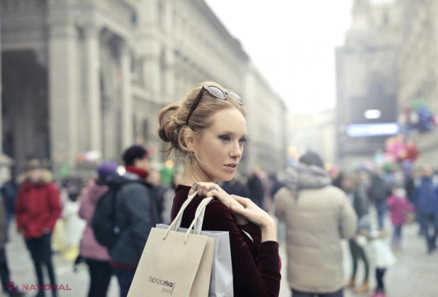 Italienii nu vor mai fi obligați să poarte masca pe stradă începând de vineri