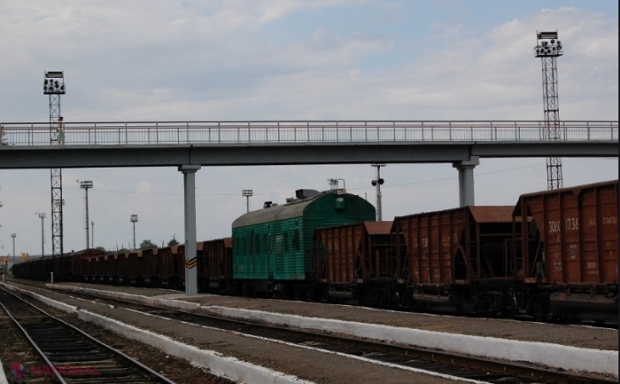 PROTEST // Angajații de la „Calea Ferată a Moldovei” vin joi în fața Parlamentului: Nu și-au primit salariile timp de patru luni