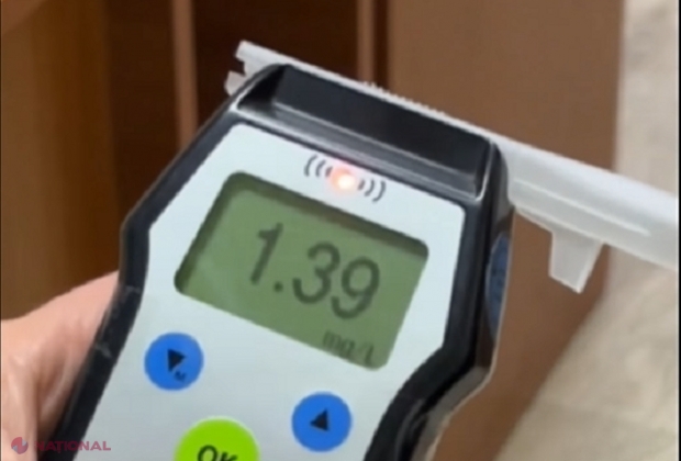 VIDEO // Cu o concentrație de 1,39 mg/l alcool în aerul expirat, la volanul unei mașini pe o stradă din Chișinău: Oamenii legii au prevenit o eventuală tragedie