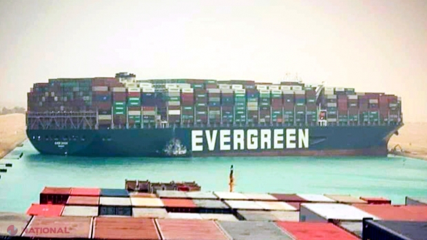 O nouă teorie în cazul navei care blochează de cinci zile Canalul Suez. Nu ar fi eșuat din cauza vântului puternic