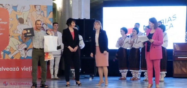 Cei mai importanți donatori voluntari de sânge din R. Moldova: Unul donează sistematic sânge deja de 19 ani, iar altul - de 15