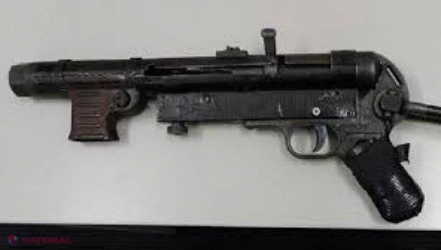 Descoperire făcută de poliţişti, în timpul unei verificări de rutină: Pistol de pe timpul Germaniei naziste