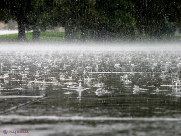 METEO // Cod GALBEN de precipitații puternice în R. Moldova: Lapoviță în nordul republicii