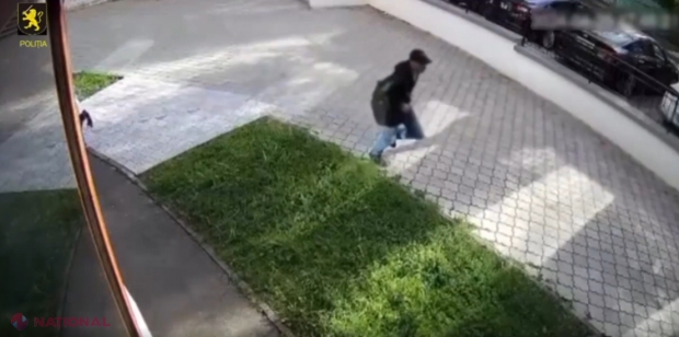 VIDEO // O femeie a fost jefuită în plină stradă la Chișinău. Hoțul s-a apropiat de ea și i-a smuls de la gât lănțișorul din AUR în valoare de 35 000 de lei