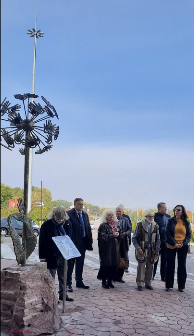 FOTO // „PĂPĂDIE”, la Aeroport: Cel de-al 47-lea simbol al PĂCII, inaugurat în R. Moldova