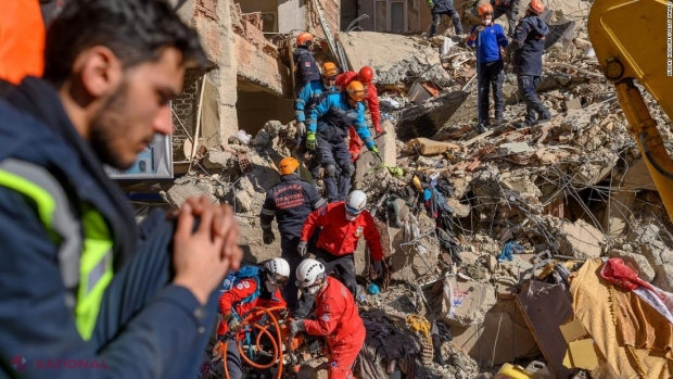 Un nou bilanț sumbru al CUTREMURELOR din Turcia și Siria: Peste 8 400 de moți și aproape 40.000 de răniți. Numărul victimelor crește în fiecare oră, iar salvatorii lucrează contra cronometru pentru a salva oamenii de sub dărâmături