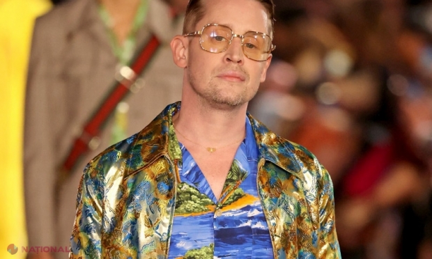 Macaulay Culkin, de pe platoul de filmare, pe podiumul de modă. Starul din „Singur Acasă”, model la 41 de ani