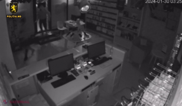 VIDEO // Șapte inși, inclusiv doi MINORI, au spart cel puțin trei magazine specializate în vânzarea telefoanelor mobile. Banda de hoți a cauzat un prejudiciu de peste 350 000 de lei