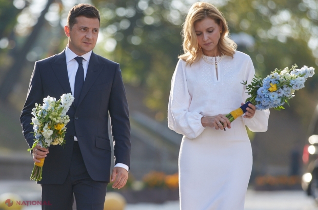 FOTO // Cine este Olena Zelenska, soția președintelui ucrainean, care a preferat să rămână în Ucraina pe timp de RĂZBOI. Volodimir Zelenski și PRIMA DOAMNĂ se iubesc din facultate și au doi copii