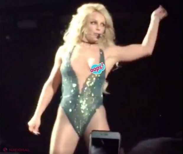 VIDEO // Gafă vestimentară! Ce i s-a întâmplat lui Britney Spears pe scenă?