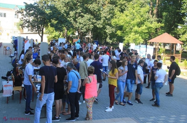 TÂRGUL Universităților din România, organizat la Chișinău, Bălți și Cahul: Circa 5 000 de BURSE acordate de Guvernul de la București pentru tinerii din R. Moldova