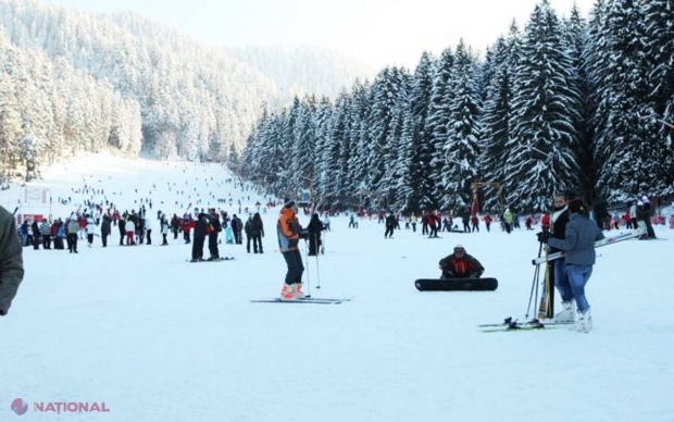 CRĂCIUNUL pe stil vechi: Stațiunile montane din România, luate cu asalt de turiști din R. Moldova, Ucraina și Rusia
