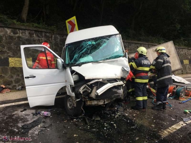 Un nou ACCIDENT în România, cu implicarea cetățenilor din R. Moldova: Opt moldoveni au ajuns la spital