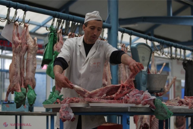 Piețele, invadate de carne în ajun de Paști! Cât ne costă mielul?