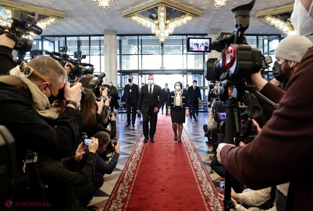 Flori la monumentele lui Ștefan cel Mare și Mihai Eminescu, ședințe și întrevederi cu premierul Natalia Gavrilița, spicherul Igor Grosu și președinta Maia Sandu: Întregul PROGRAM al premierului României, Nicolae Ciucă, aflat în vizită la Chișinău