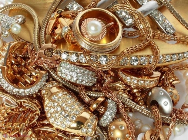 ȘAPTE SFATURI UTILE: De ce trebuie să țineți cont atunci când cumpărați bijuterii din AUR sau alte obiecte din metale prețioase