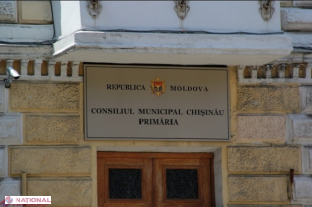 VIDEO // Cine a mers la Primăria Chișinău pentru a depune demisia lui Chirtoacă