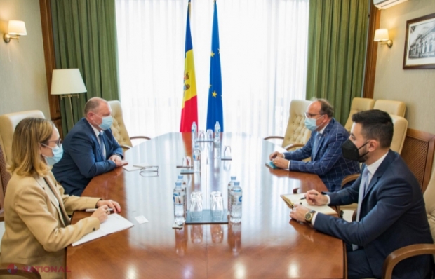 Ambasadorul României, Daniel Ioniță, a reiterat disponibilitatea statului român de a oferi sprijinul necesar cetățenilor Republicii Moldova în lupta cu virusul COVID-19, la întrevederea cu premierul interimar Ciocoi