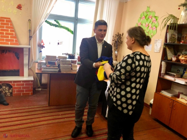 „100 000 de cărți pentru Centenar”: Un deputat de la București a făcut o donație unei biblioteci din R. Moldova. „E nevoie de cât mai multă limbă română acasă”