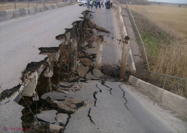 Podul care leagă Ucraina de R. Moldova SE DĂRÂMĂ. Circulația TIR-urilor este INTERZISĂ