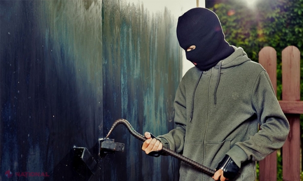 SFATURI UTILE // Cum să vă protejați casa de hoți…