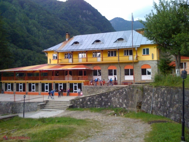 ÎNFRĂȚIRE cu Județul Dâmbovița: O sută de elevi din raionul Ialoveni vor merge la o tabără de odihnă din România