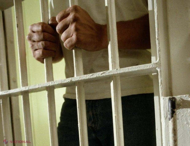 Trei polițiști, condamnați la ÎNCHISOARE pentru corupție