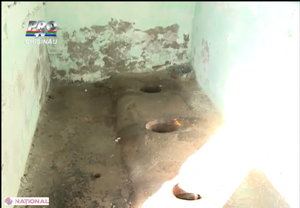 SOROCA // PEDEAPSĂ pentru un director de școală, fiindcă WC-ul din instituție nu are UȘĂ și pereți despărțitori