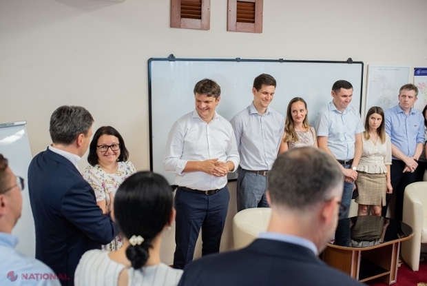 NUMIRI la Guvern: Un ministru care și-a dat demisia săptămâna trecută a revenit pentru două zile la același minister