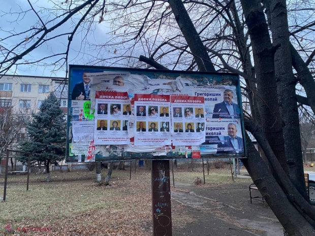 FOTO // Panoul RUȘINII la Bălți. Orașul a fost împânzit de afișe cu fotografiile judecătorilor care au decis excluderea Marinei Tauber din cursa electorală pentru Primăria Bălți