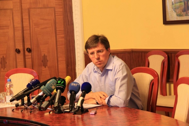 Dorin Chirtoacă SUGEREAZĂ că știe ce scop au urmărit hoții care i-au prădat mașina