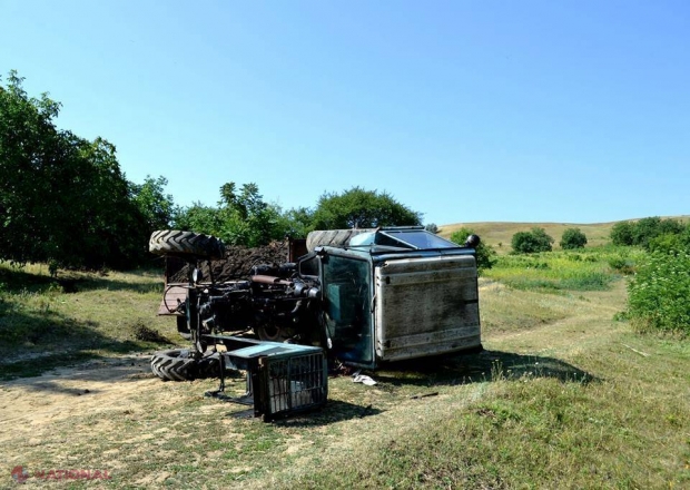 Video // Sfârșit TRAGIC pentru un bărbat din raionul Orhei. S-a răsturnat cu tractorul și a MURIT