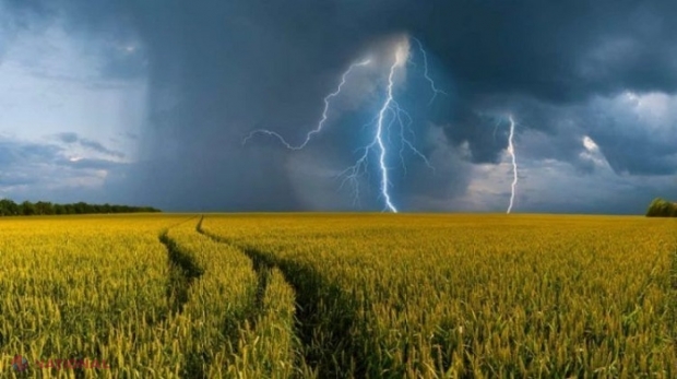 METEO // Ploi, grindină și vânt: Avertismentul meteorologilor, prelungit și pentru ziua de marți